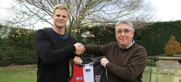 Nick Riewoldt moving with Nuss